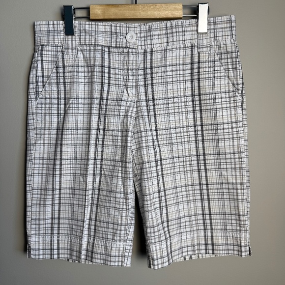 Calvin Klein Jeans Women's Plaid Bermuda Shorts Lightweight Walking White/Gray 8 - Picture 1 of 16